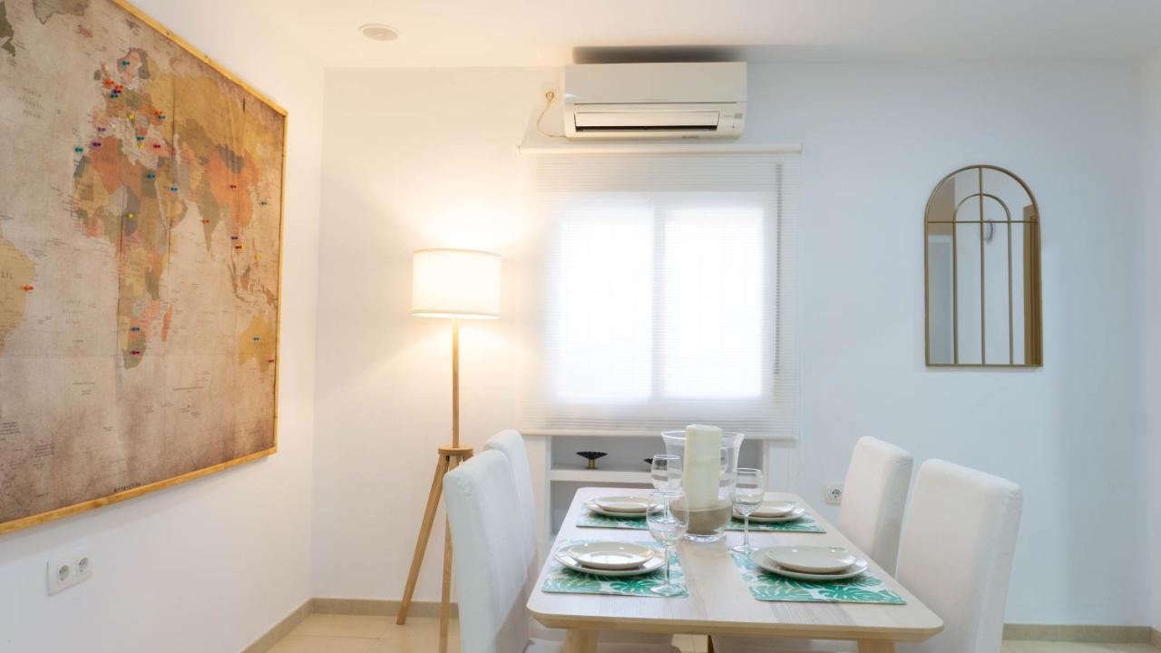 Apartment Caleta Beach Малага Экстерьер фото
